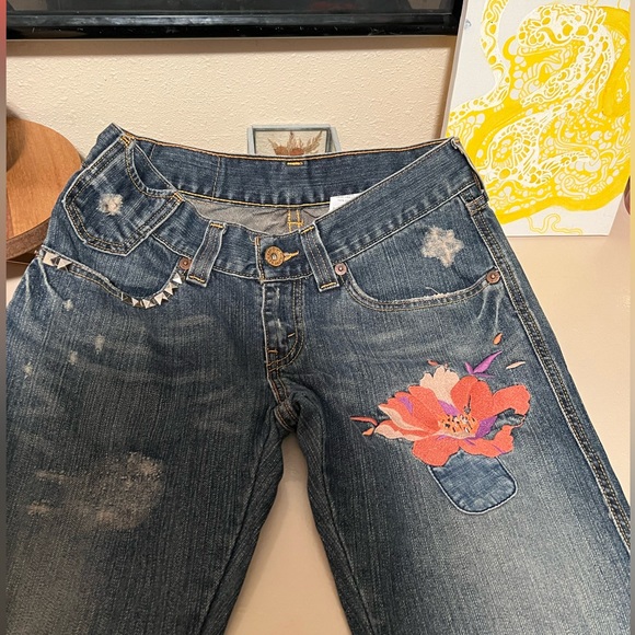 Levi’s jeans in size 7 M - Picture 2 of 15